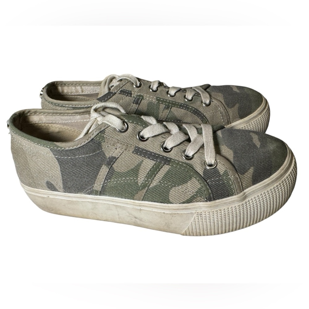 Retro Steve Madden Camo Casual Sneakers Shoes Women’s 6
